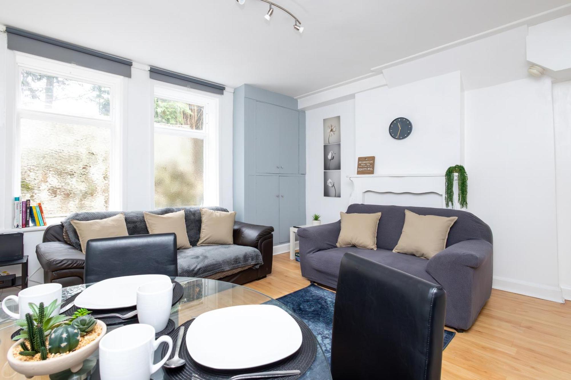 Spacious 3 Bedroom Ground Floor Apartment - 10 Mins From City Centre Leeds  Dış mekan fotoğraf